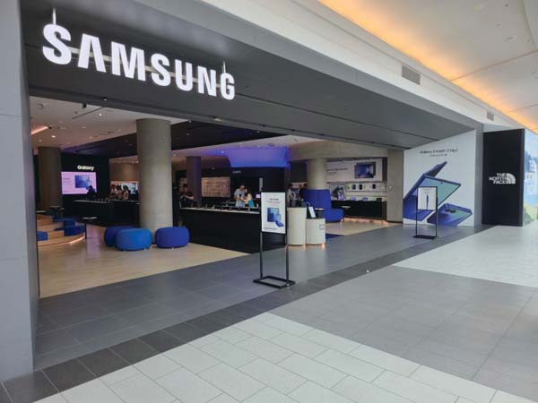 Galaxy Expands With New Samsung Experience Stores